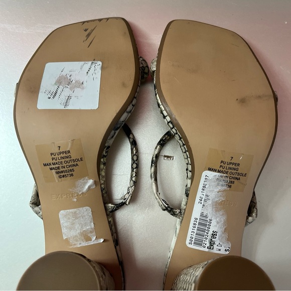 Expressss snakeskins block heels sandals. Size 7 - Picture 6 of 6